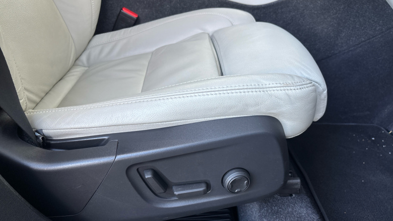 Volvo Xc40 2.0 B4P Inscription Pro 5dr Auto [7 speed] Petrol Estate